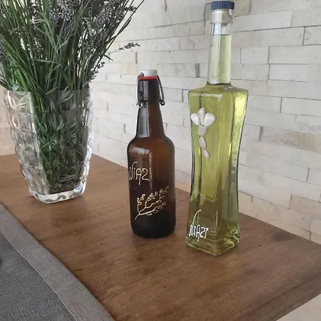 Niazi Feriehus Mošćenička Draga