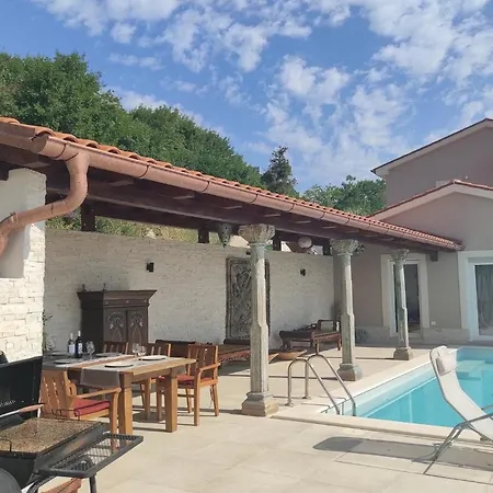 Feriehus Niazi Mošćenička Draga